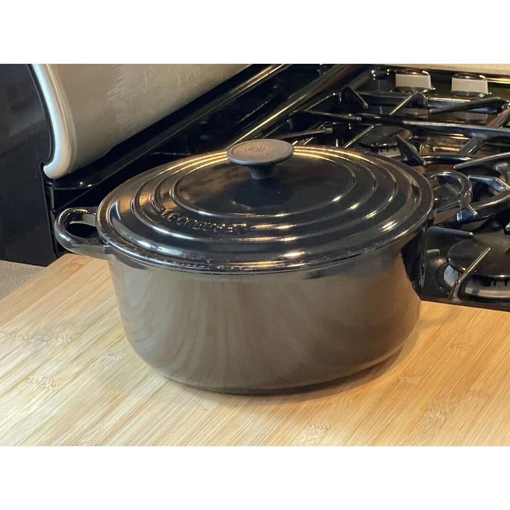 Le Creuset #26 5.5 Qt Round Dutch Oven Shiny Black Onyx Enamel Cast Iron France